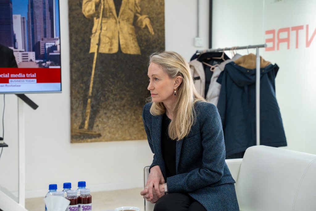 Элчин Сайд хатагтай Фиона Блайт